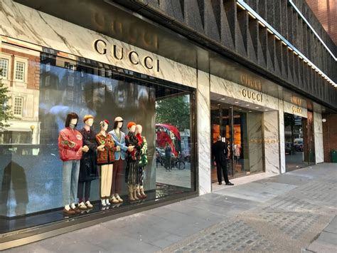 sister shops for me at gucci|gucci outlet.